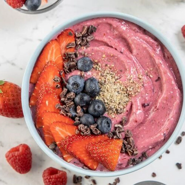 Mixed Berry & Oats Smoothie Bowl